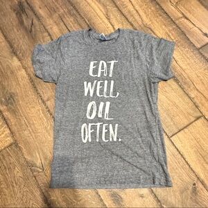 Grey tshirt ‘Eat Well Oil Often’